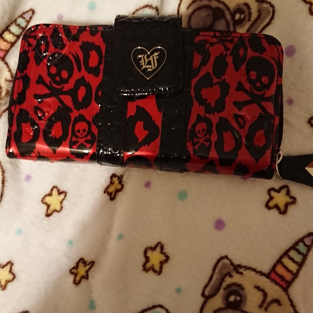 Lounge fly wallet